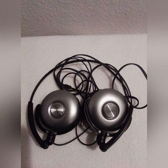 Sleek Silver & Black Foldable Wired Headphones - New” - Picture 4 of 5